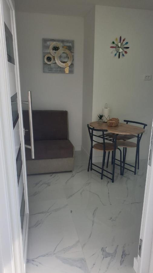 Izzy 2 Appartement Senj  Buitenkant foto